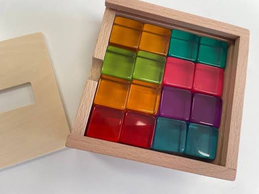 Papoose Bright Lucite Cubes 16 pcs