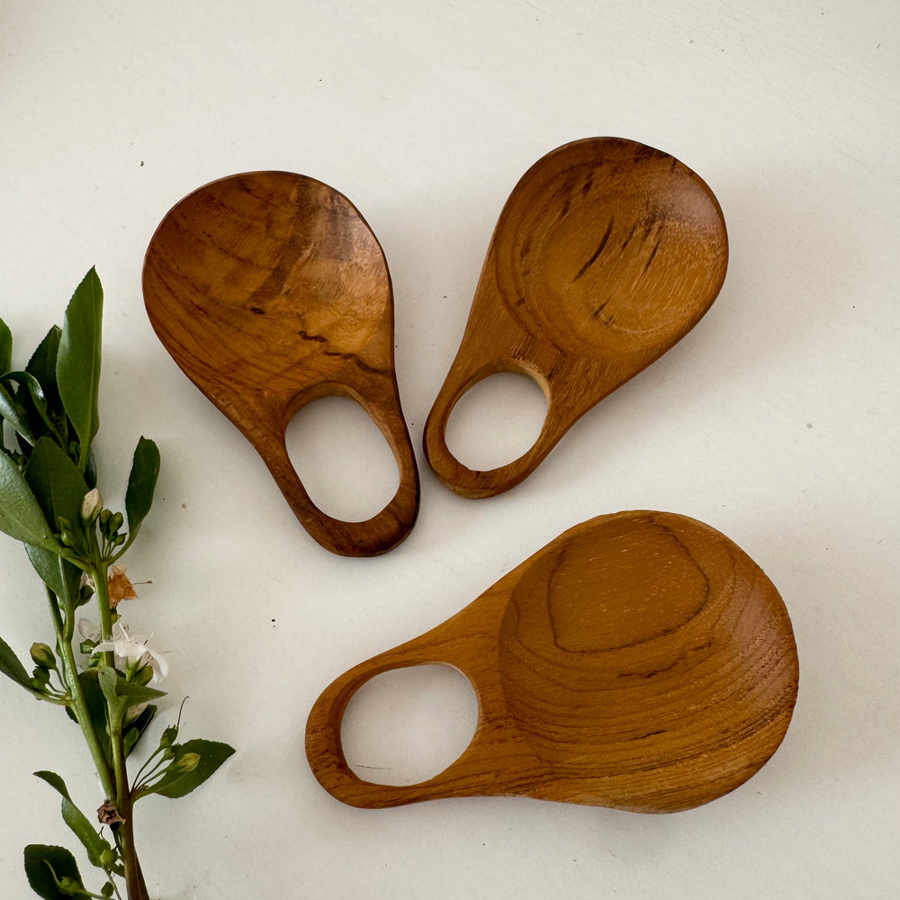Papoose Teak Moon Scoop
